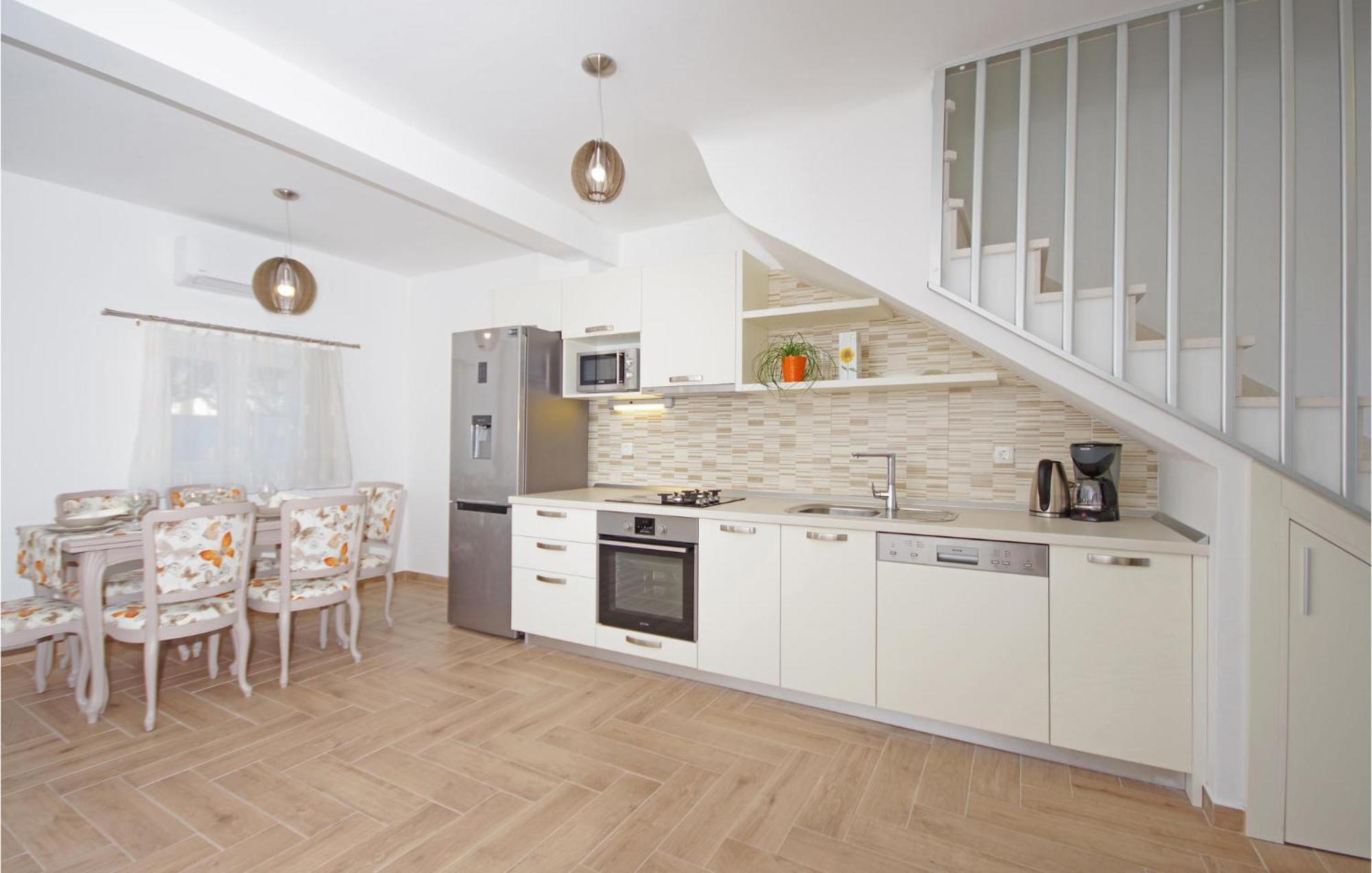 Awesome Home In Drvenik With Wifi Екстериор снимка