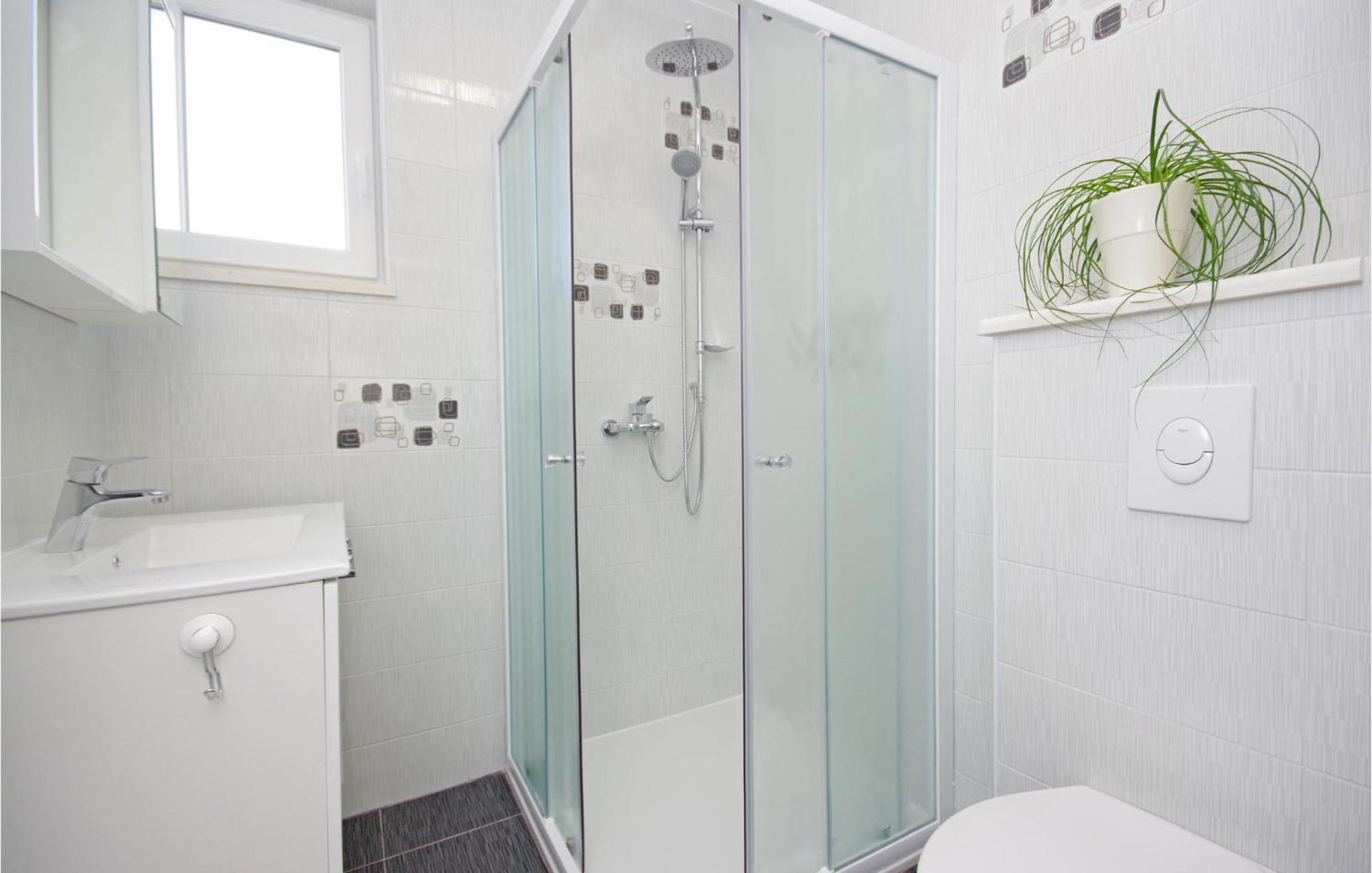 Awesome Home In Drvenik With Wifi Екстериор снимка