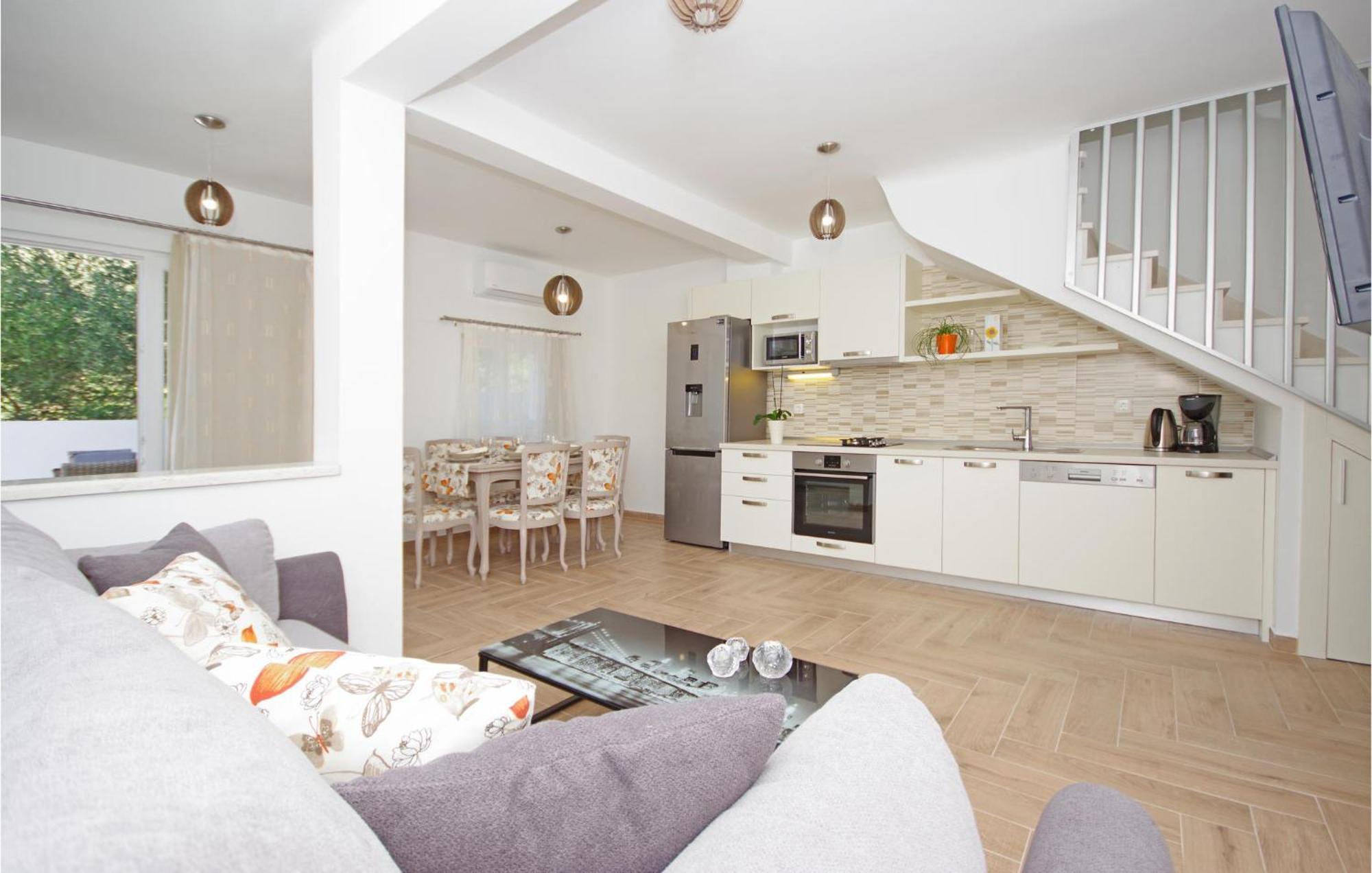 Awesome Home In Drvenik With Wifi Екстериор снимка
