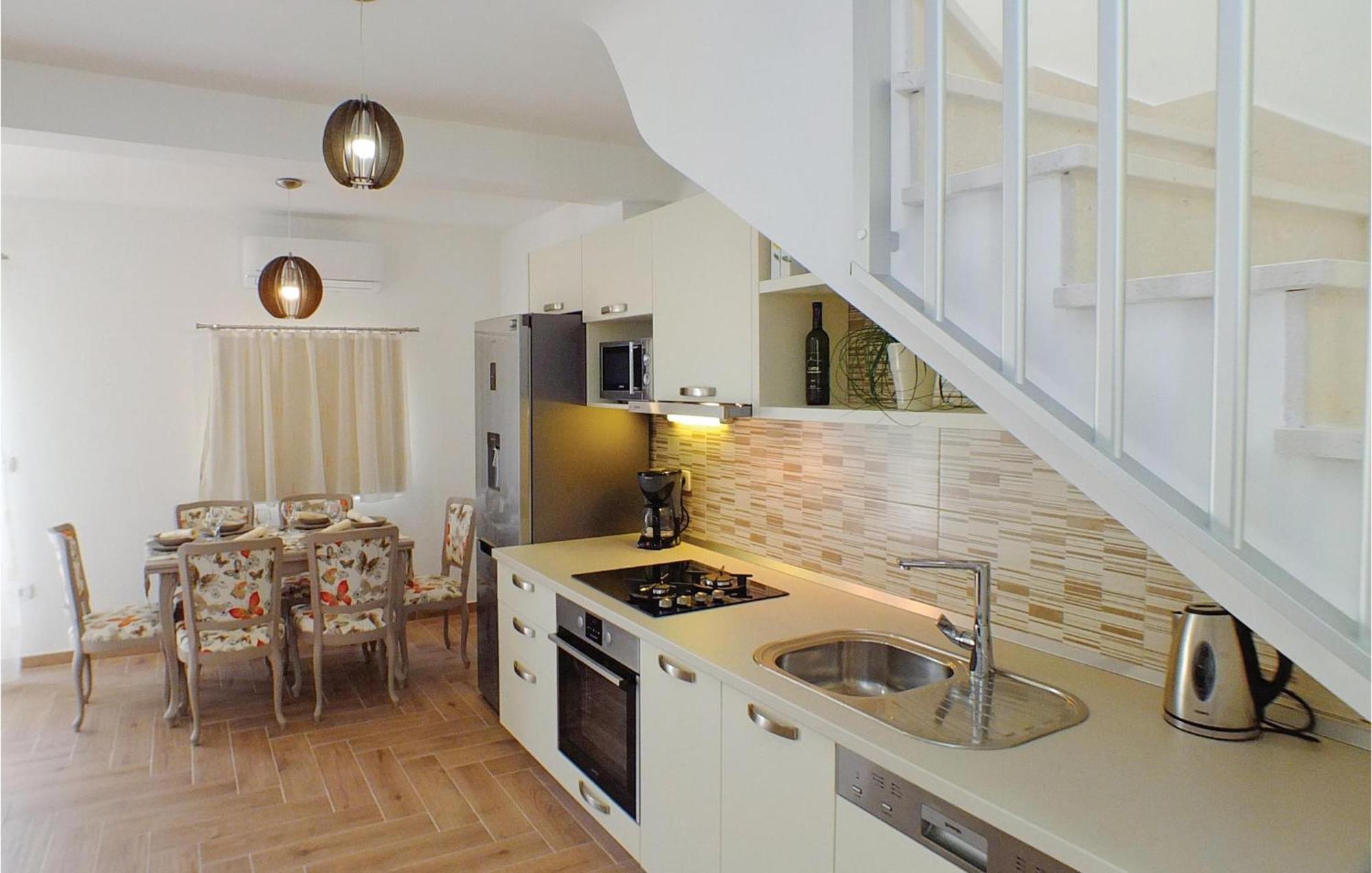 Awesome Home In Drvenik With Wifi Екстериор снимка