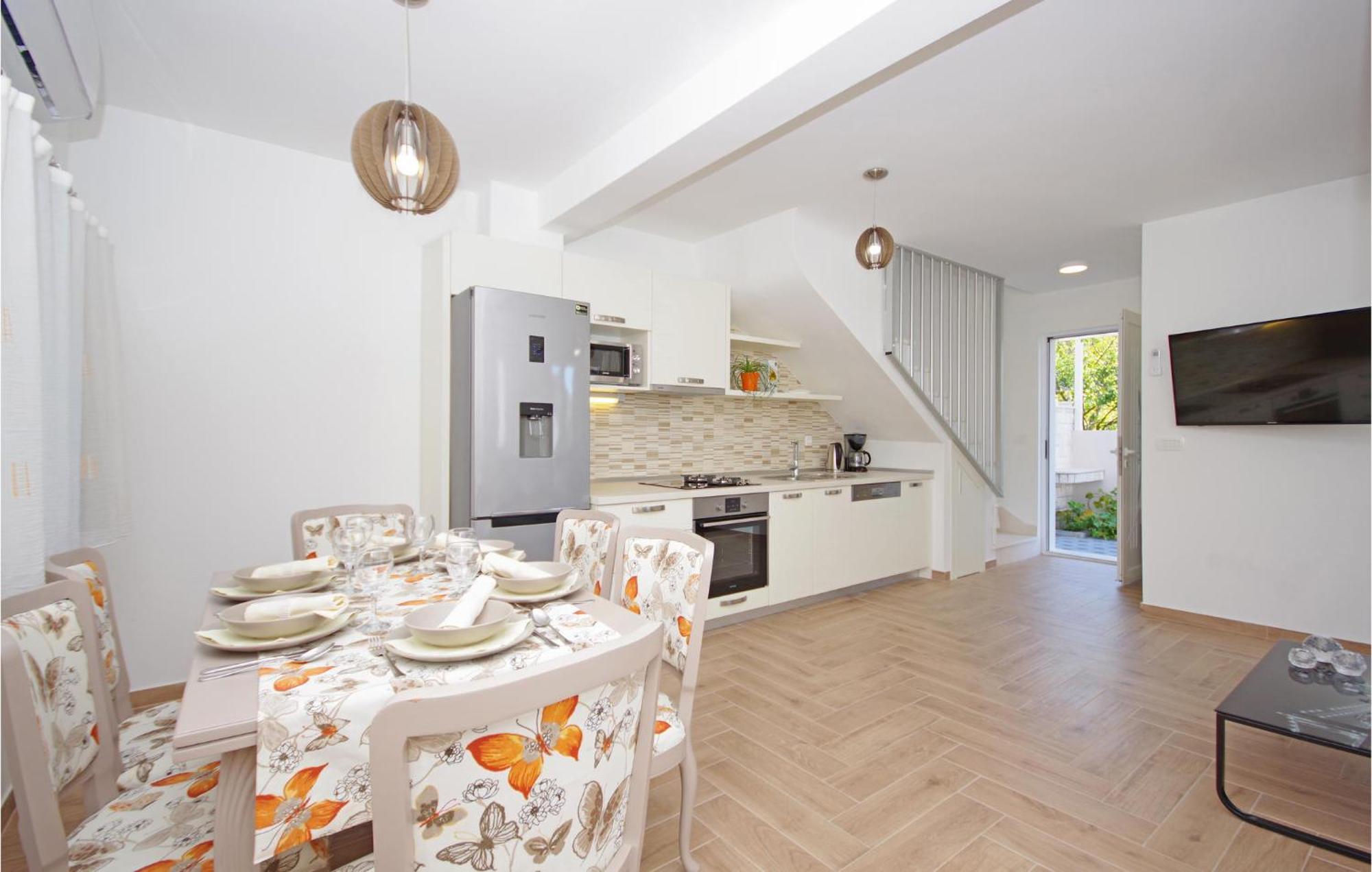 Awesome Home In Drvenik With Wifi Екстериор снимка
